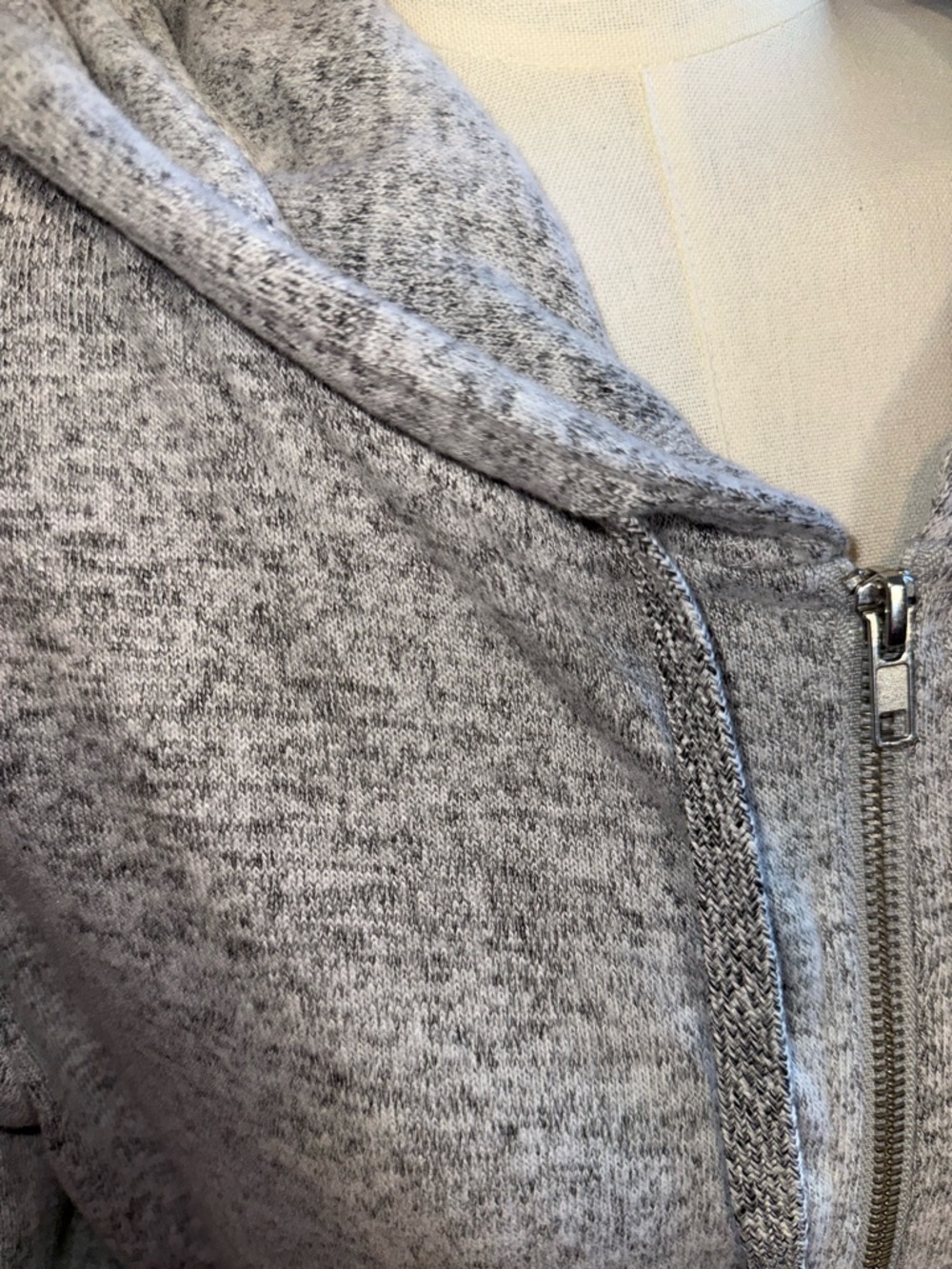 NWT!Ultra lightweight Surf Style zip up sweater - Picture 3 of 8